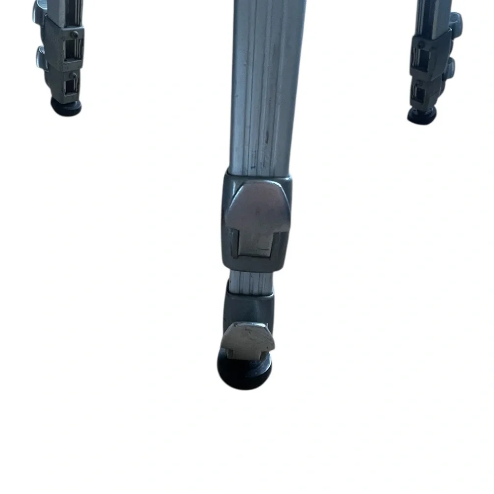 Velbon VE-3 camera tripod.